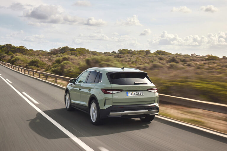 Škoda a elektromobily: kdy se vyplatí operativní leasing místo nákupu