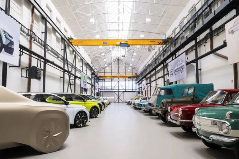 Desítky let skryté prototypy jsou venku. Škoda ukazuje auta, která naznačovala velké změny