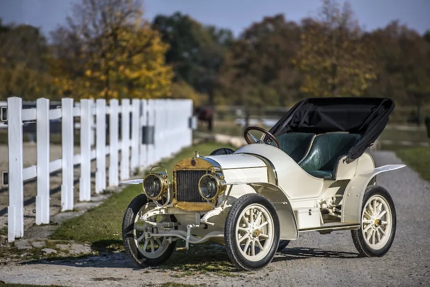 Do Hostivaře už tento víkend míří automobilové rarity. K vidění bude jediný dochovaný Laurin & Klement i Ferrari z Maranella