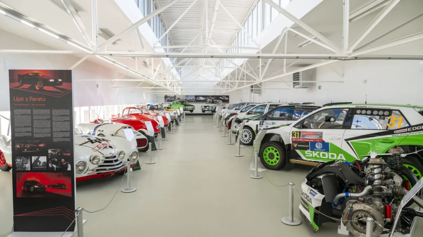 125 let rychlosti, trofejí a odvahy. Škoda v muzeu ukazuje své nejslavnější závodní zbraně