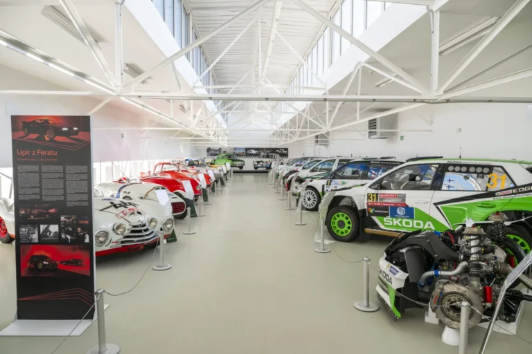 125 let rychlosti, trofejí a odvahy. Škoda v muzeu ukazuje své nejslavnější závodní zbraně
