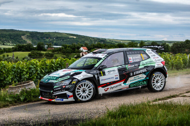 Stačilo 2,3 sekundy a bylo po bitvě. Stříteský vyhrál nejdramatičtější Rally Hustopeče za posledních roky