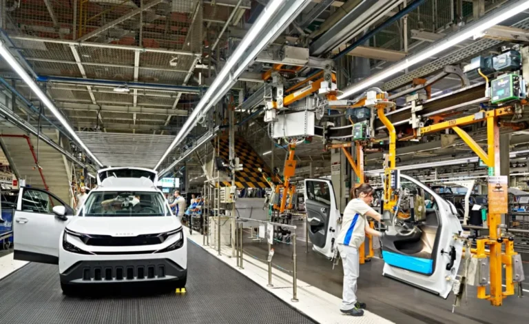 Škoda Epiq už sjíždí z linky. Česká automobilka sází na španělskou výrobu, český vývoj a dostupnější cenu