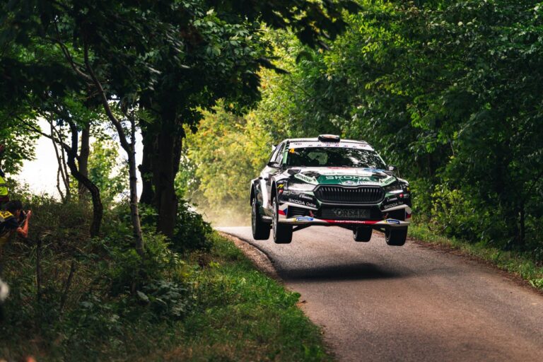Stříteský ustál tlak až do posledních metrů. Rally Bohemia vyhrál o 2,3 sekundy