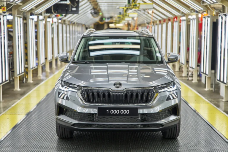 Škoda vyrobila miliontý Karoq. Potvrdila i novou generaci, přijde na přelomu let 2027 a 2028