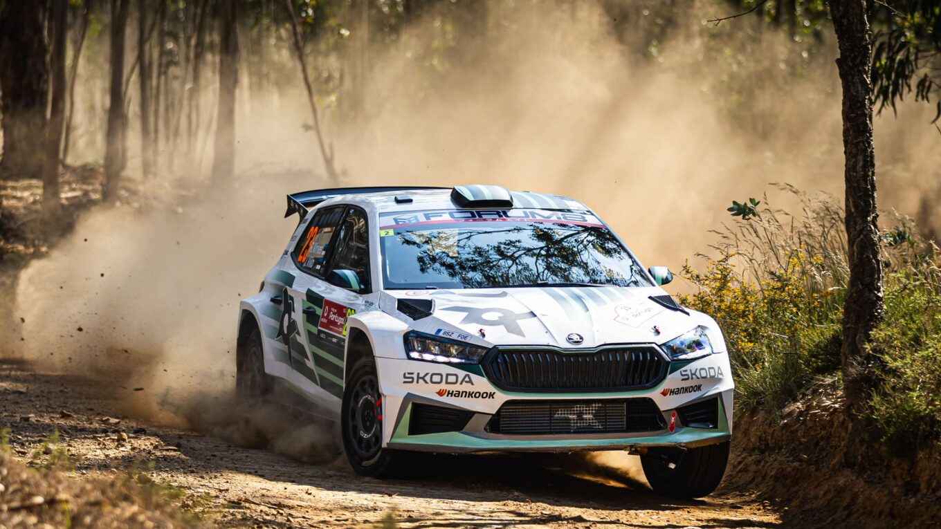 Posádky Škoda na Estonské rally Estonská posádka Robert Virves/Jakko Viilo (Toksport WRT Škoda Fabia RS Rally2) usiluje o své třetí vítězství v kategorii WRC2 v této sezóně.