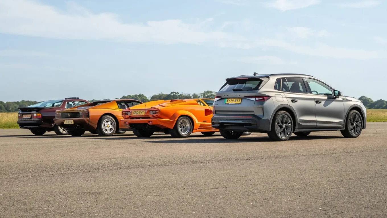 Ferrari, Lamborghini a Porsche dostaly lekci od škodovky. Supersporty z plakátů dětských pokojů se nechytaly