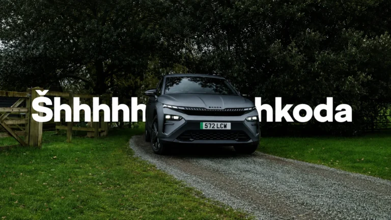 Šhhhkoda! Česká automobilka učí Brity v nové kampani správně vyslovovat svoje jméno