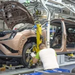 Škoda zahájila sériovou výrobu elektromobilu Peaq. Sjíždí z linek v Mladé Boleslavi vedle Elroqu a Enyaqu
