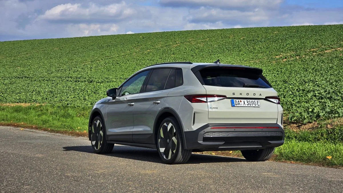 Continental použil na pneumatikách pro Elroq nápad z golfu. Pomoci má aerodynamice