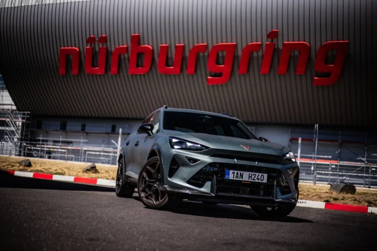 Přes 240 km/h mezi úzkými svodidly. Jak obstála CUPRA Formentor VZ5 na Nürburgringu?