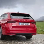 Nová Škoda Octavia Hybrid má dva elektromotory a 170 koní. Má ale i jednu velkou nevýhodu