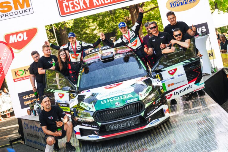 Škoda Fabia RS Rally2 ovládla světovou, evropskou i českou rally. Sezona 2026 přinesla tři velké tituly